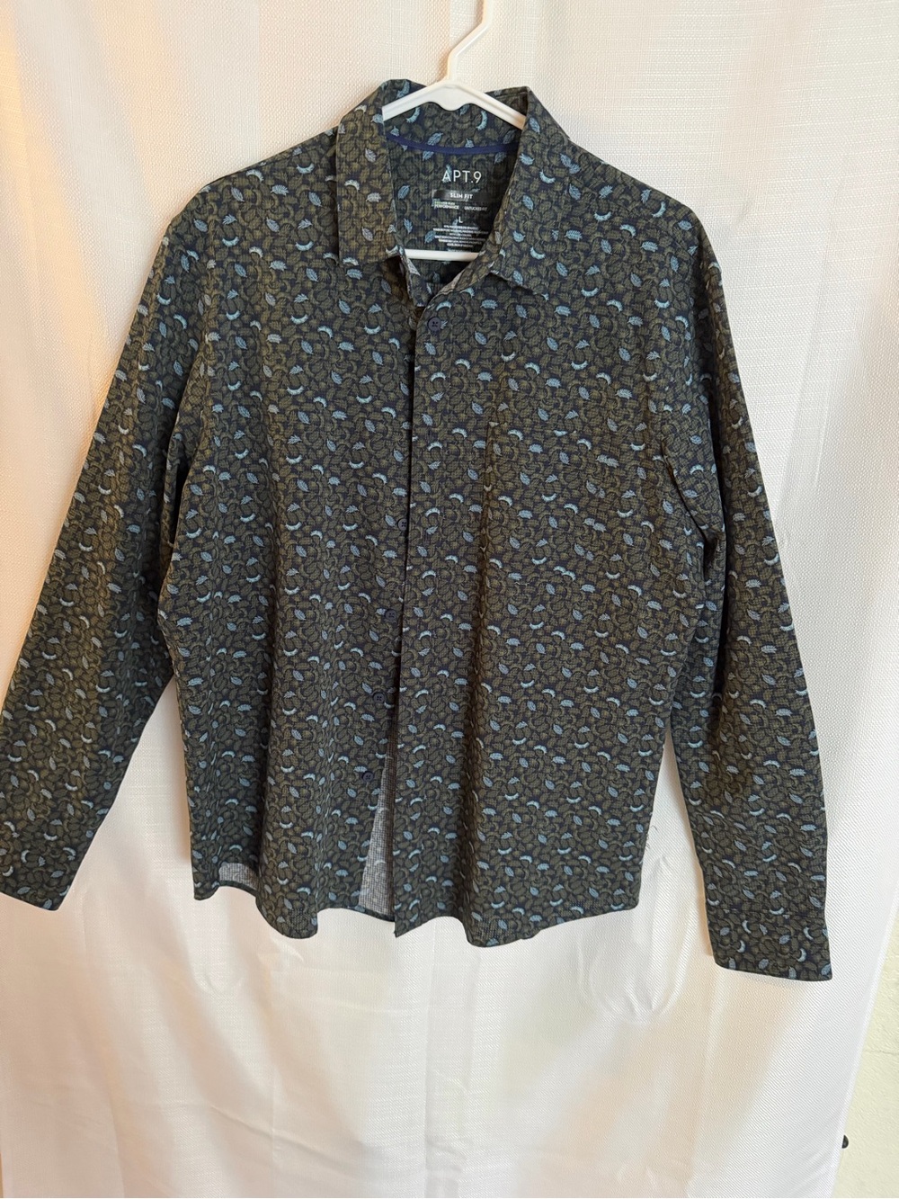 Apt. 9 Men’s Dark Gray Dress Shirt with Blue Paisley Print